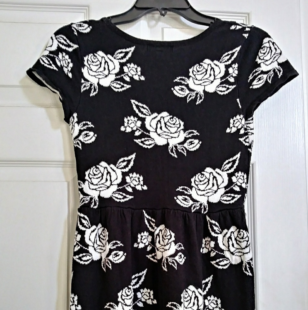 Black Floral Sweater Dress by Freshman